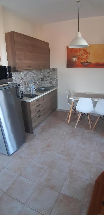 Hill Blue Apartment นิกิติ ภายนอก รูปภาพ