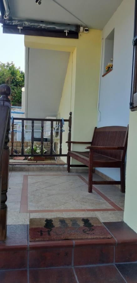 Hill Blue Apartment นิกิติ ภายนอก รูปภาพ